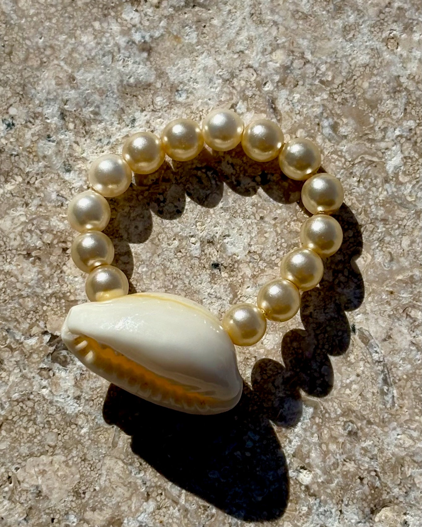 The Daisy Ring | Cream Shell